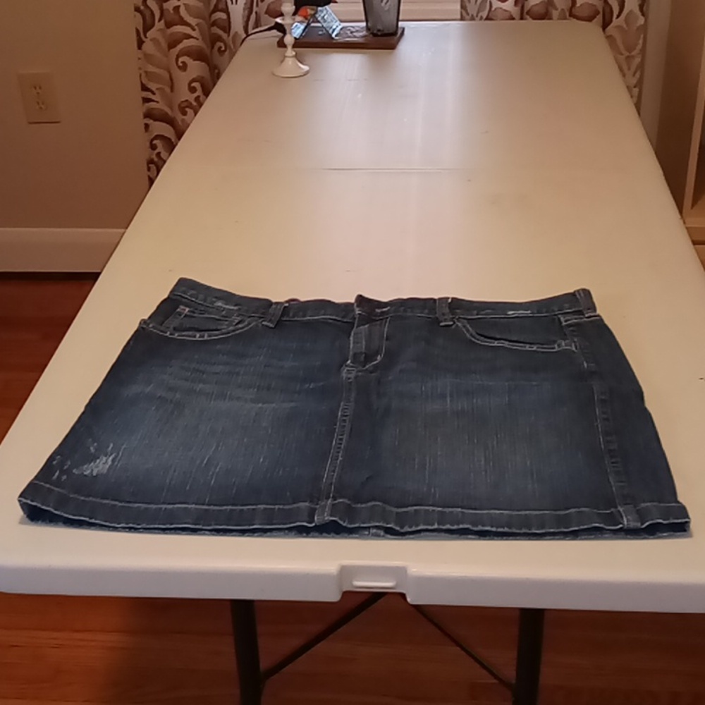 Women's jean skirt with pockets, blue jean, size 16, Old Navy button with zipper